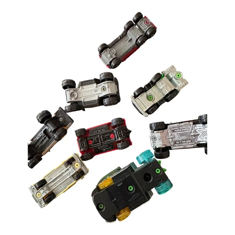 Hot Wheels Matchbox Toy Car Lot of 20 Trucks Cars Construction Tokyo Tundra Bus